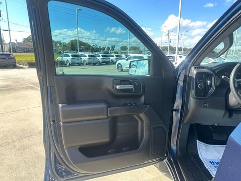 Used 2022 Chevrolet Silverado 1500 Custom w/ LPO, Dark Essentials Package image 10