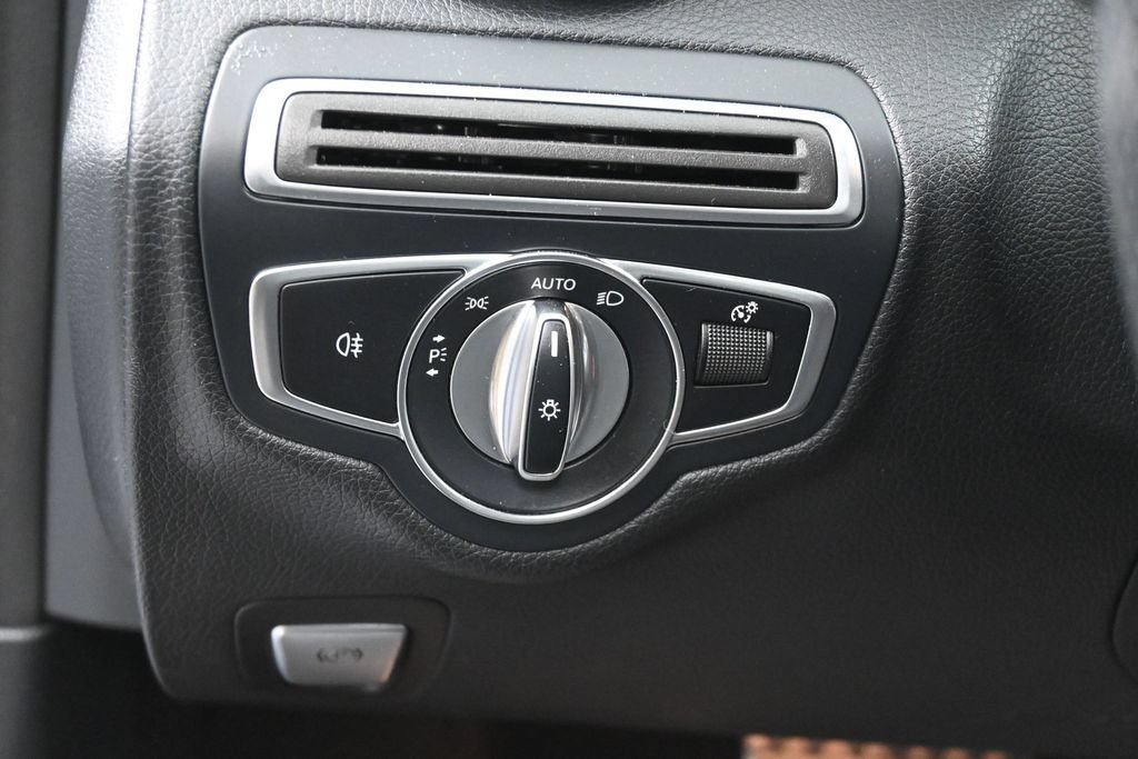 Used 2021 Mercedes-Benz C 300 Sedan image 17