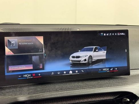 Used 2025 BMW 330i xDrive Sedan w/ Convenience Package AWD/4WD image 27