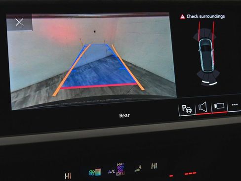 Used 2023 Audi Q4 e-tron Premium Plus w/ Premium Plus image 21