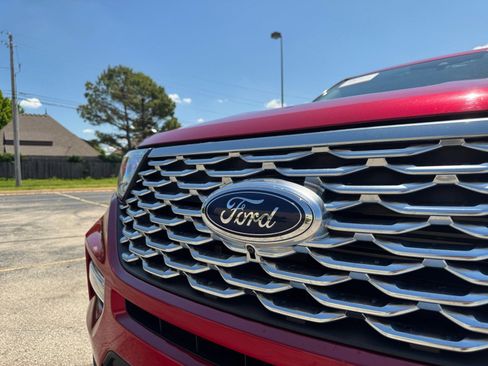 Used 2021 Ford Explorer Platinum w/ Equipment Group 601A AWD/4WD image 35