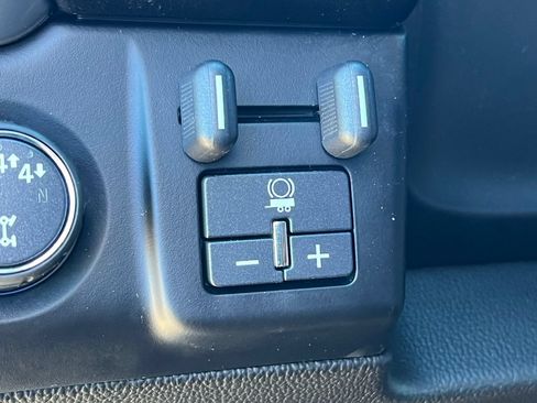 Used 2018 Chevrolet Suburban Premier w/ Max Trailering Package AWD/4WD image 25