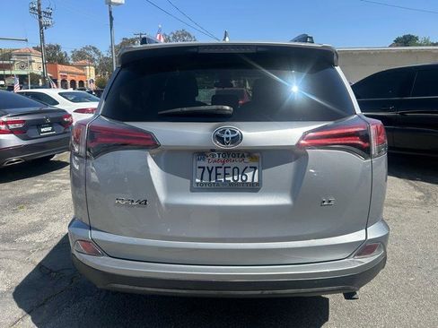 Used 2017 Toyota RAV4 LE w/ Carpet Mat Package image 4