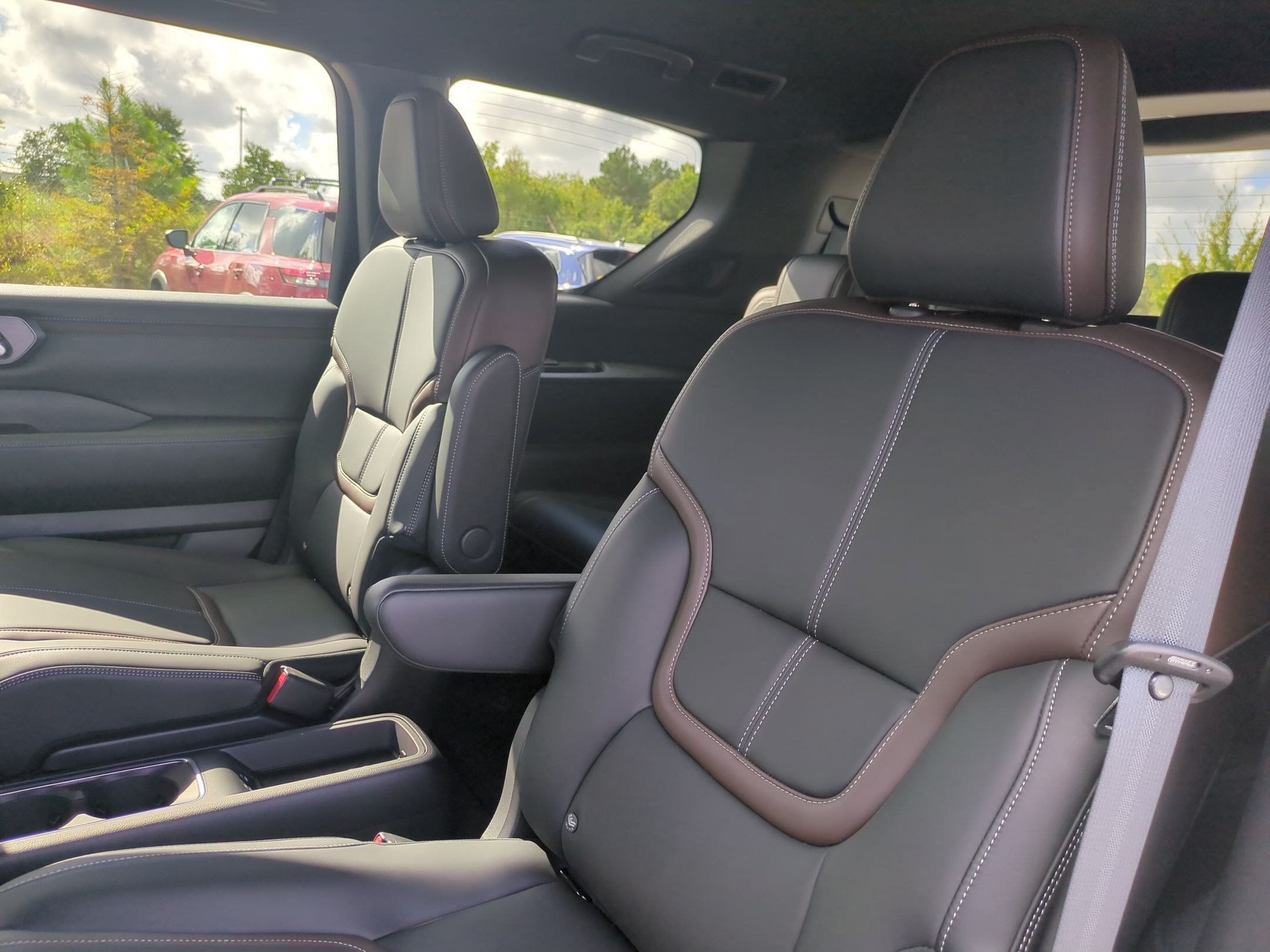 New 2026 Nissan Armada SL w/ Captain's Chari Seat Package AWD/4WD image 26