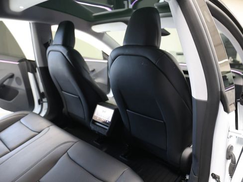 Used 2024 Tesla Model 3 Standard Range image 40