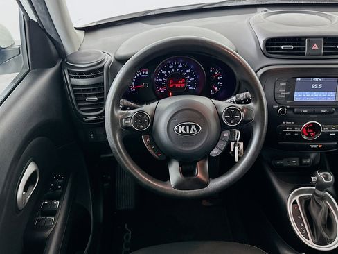 Used 2017 Kia Soul + FWD image 17
