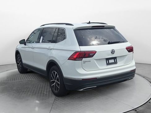 Used 2021 Volkswagen Tiguan SE w/ Panoramic Sunroof Package FWD image 3