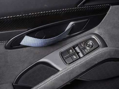 Certified 2025 Porsche 718 Cayman GT4 RS RWD image 30