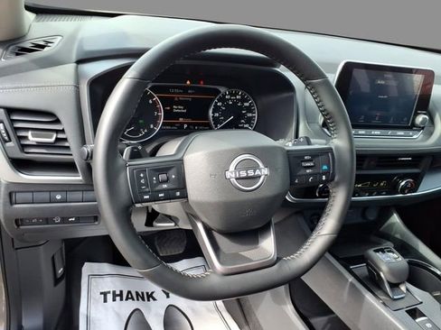 Used 2025 Nissan Rogue SV image 21