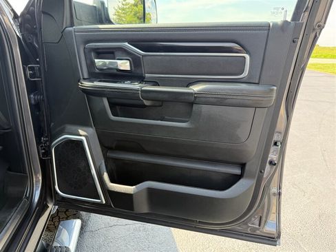 Used 2022 RAM 2500 Laramie AWD/4WD image 36