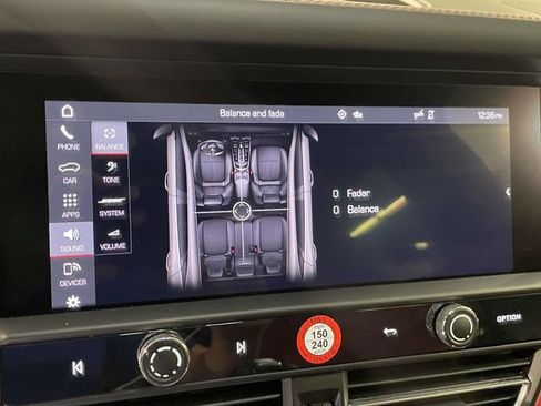 Certified 2024 Porsche Macan S AWD/4WD image 33