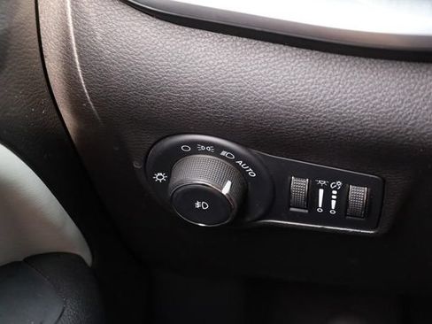Used 2025 Jeep Compass Limited AWD/4WD image 20