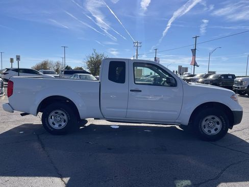 Used 2018 Nissan Frontier S image 8