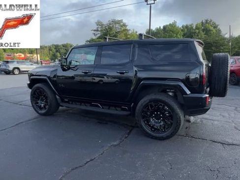 Used 2025 GMC Hummer EV 3X w/ LPO, Cargo Utility Package AWD/4WD image 6