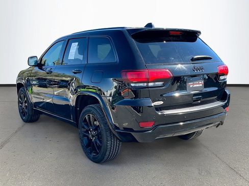 Used 2021 Jeep Grand Cherokee Laredo X image 5