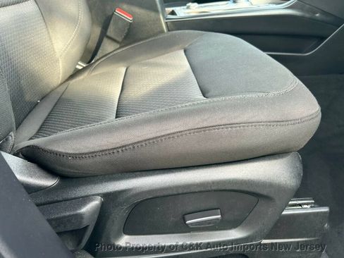 Used 2022 Ford Explorer XLT AWD/4WD image 58