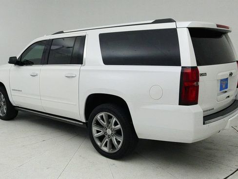 Used 2018 Chevrolet Suburban Premier AWD/4WD image 5