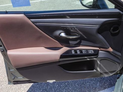 Used 2025 Lexus ES 350 w/ Premium Package FWD image 22