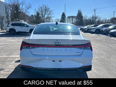 Used 2021 Hyundai Elantra Limited image 5
