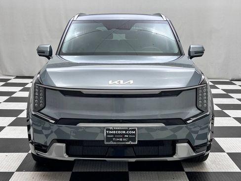 Used 2024 Kia EV9 Land AWD/4WD image 3
