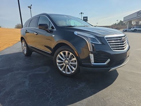 Used 2019 Cadillac XT5 Platinum image 2