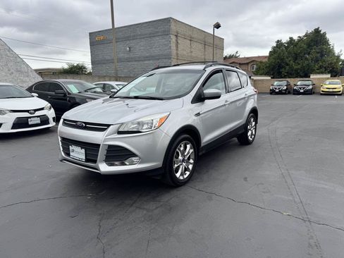 Used 2016 Ford Escape SE w/ SE Leather Comfort Package AWD/4WD image 13