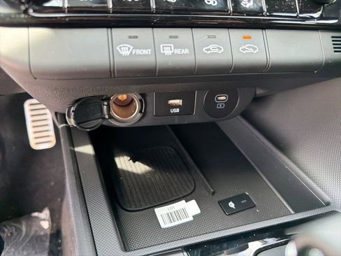 New 2025 Hyundai Elantra SEL FWD image 27