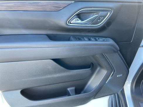 Certified 2023 Chevrolet Suburban LT w/ LT Signature Plus Package image 12