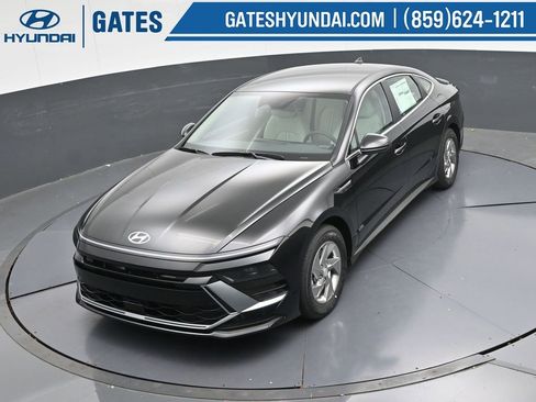 Used 2025 Hyundai Sonata SE image 44