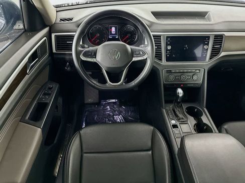 Used 2021 Volkswagen Atlas SE w/ Panoramic Sunroof Package FWD image 9