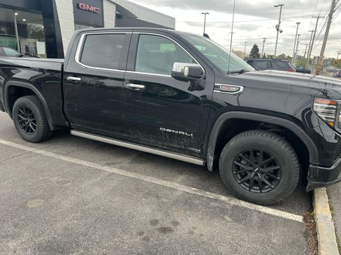 Used 2023 GMC Sierra 1500 Denali w/ Denali Reserve Package AWD/4WD image 2