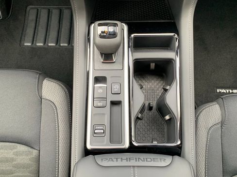 New 2026 Nissan Pathfinder SV image 14