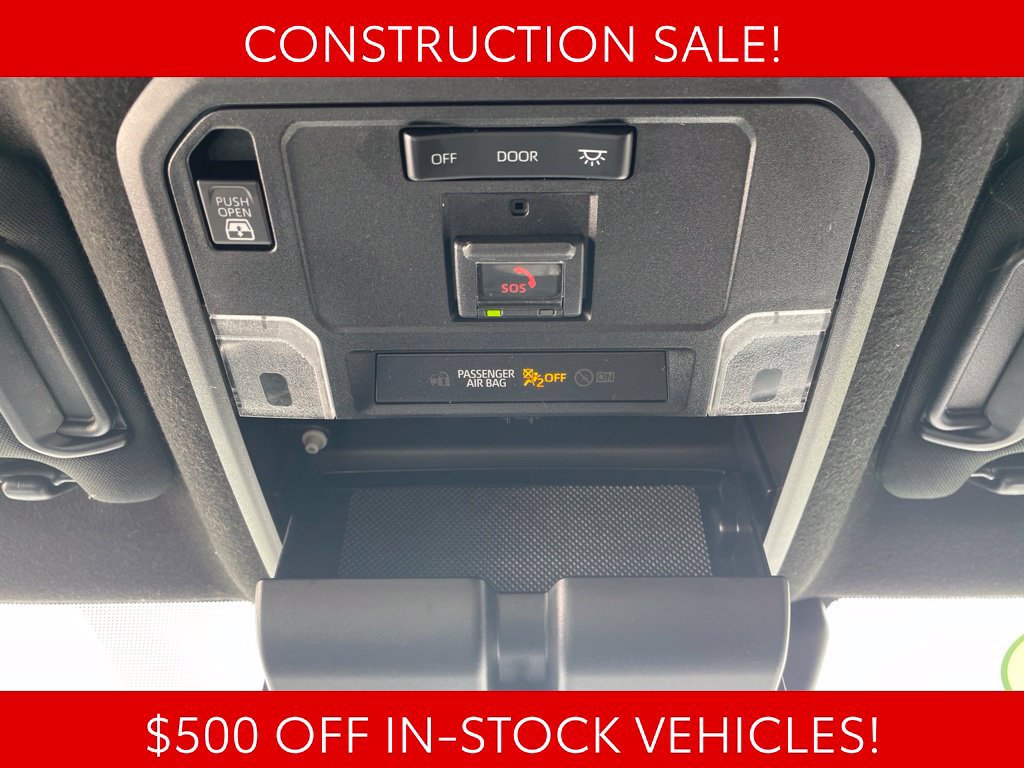 Used 2025 Toyota 4Runner SR5 AWD/4WD image 18
