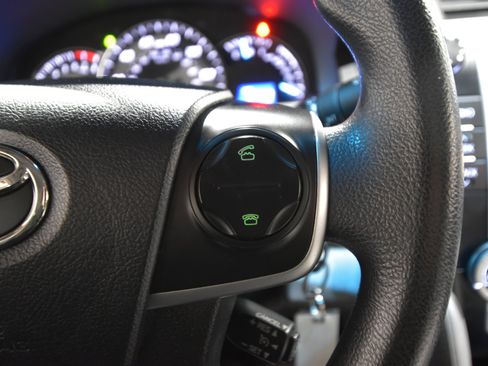 Used 2012 Toyota Camry LE image 16