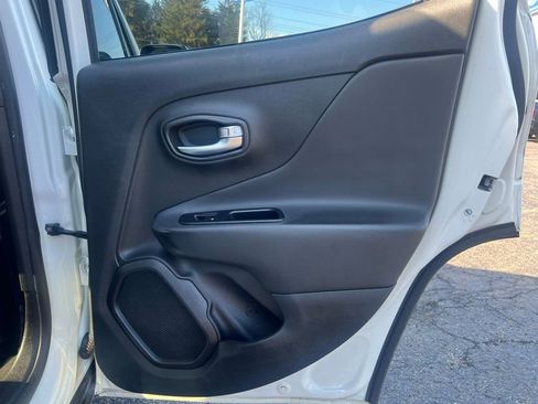 Used 2020 Jeep Renegade Trailhawk w/ Cold Weather Group AWD/4WD image 40