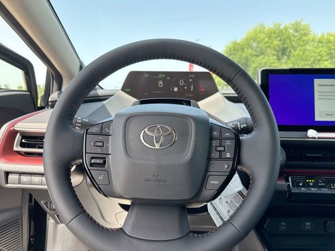 New 2025 Toyota Prius Plug-In Hybrid image 16