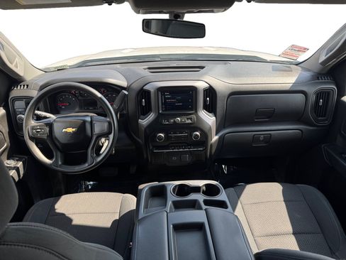 Used 2020 Chevrolet Silverado 1500 Custom w/ Custom Value Package RWD image 10