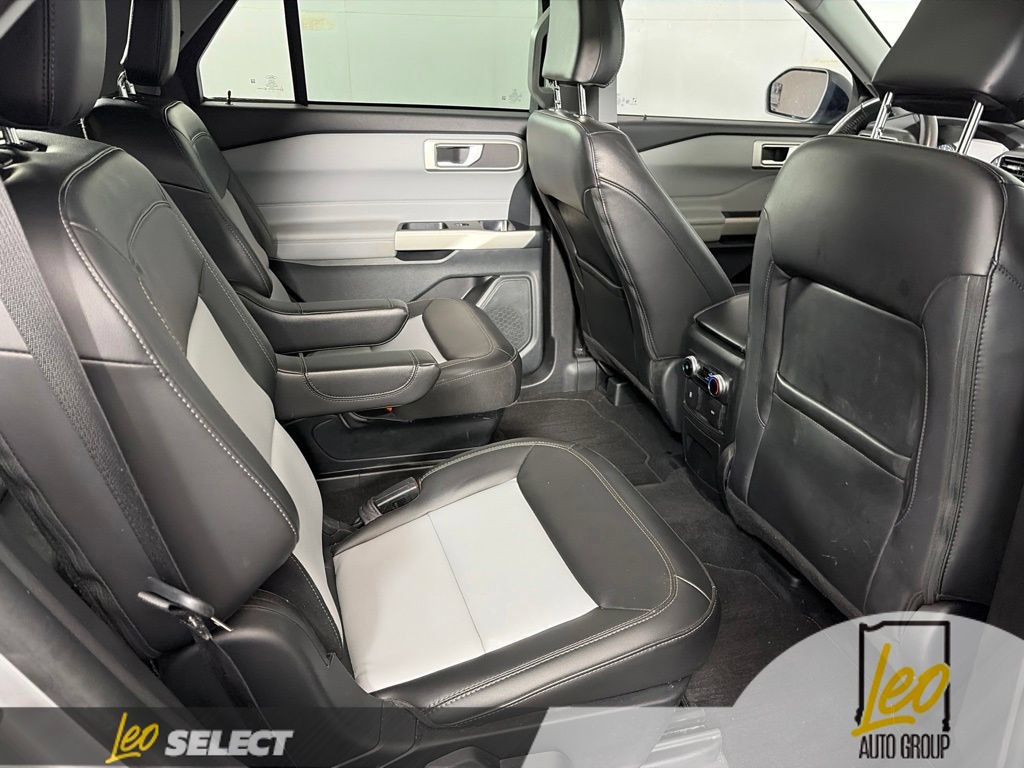 Used 2023 Ford Explorer XLT w/ Equipment Group 202A AWD/4WD image 14