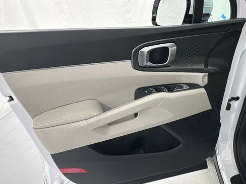 New 2025 Kia Sorento S image 18