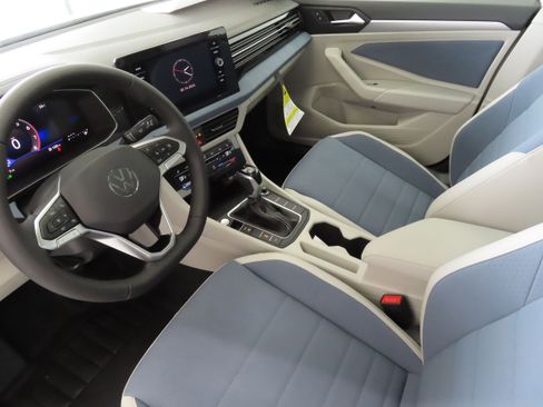 New 2025 Volkswagen Jetta SE image 22