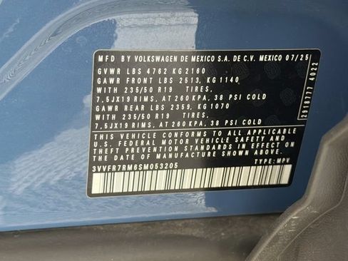 Used 2025 Volkswagen Tiguan SE FWD image 34