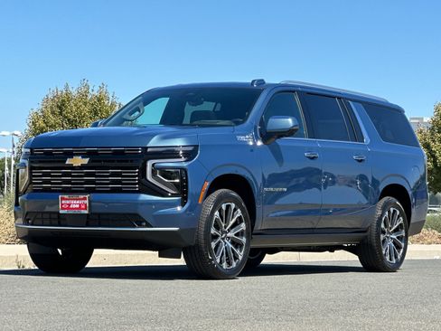 New 2025 Chevrolet Suburban High Country image 8