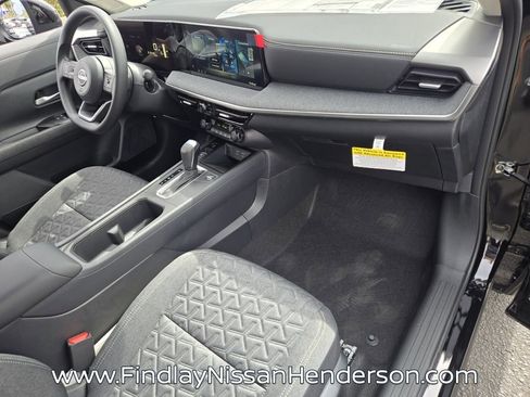 New 2026 Nissan Kicks SV w/ Charging Package FWD image 17