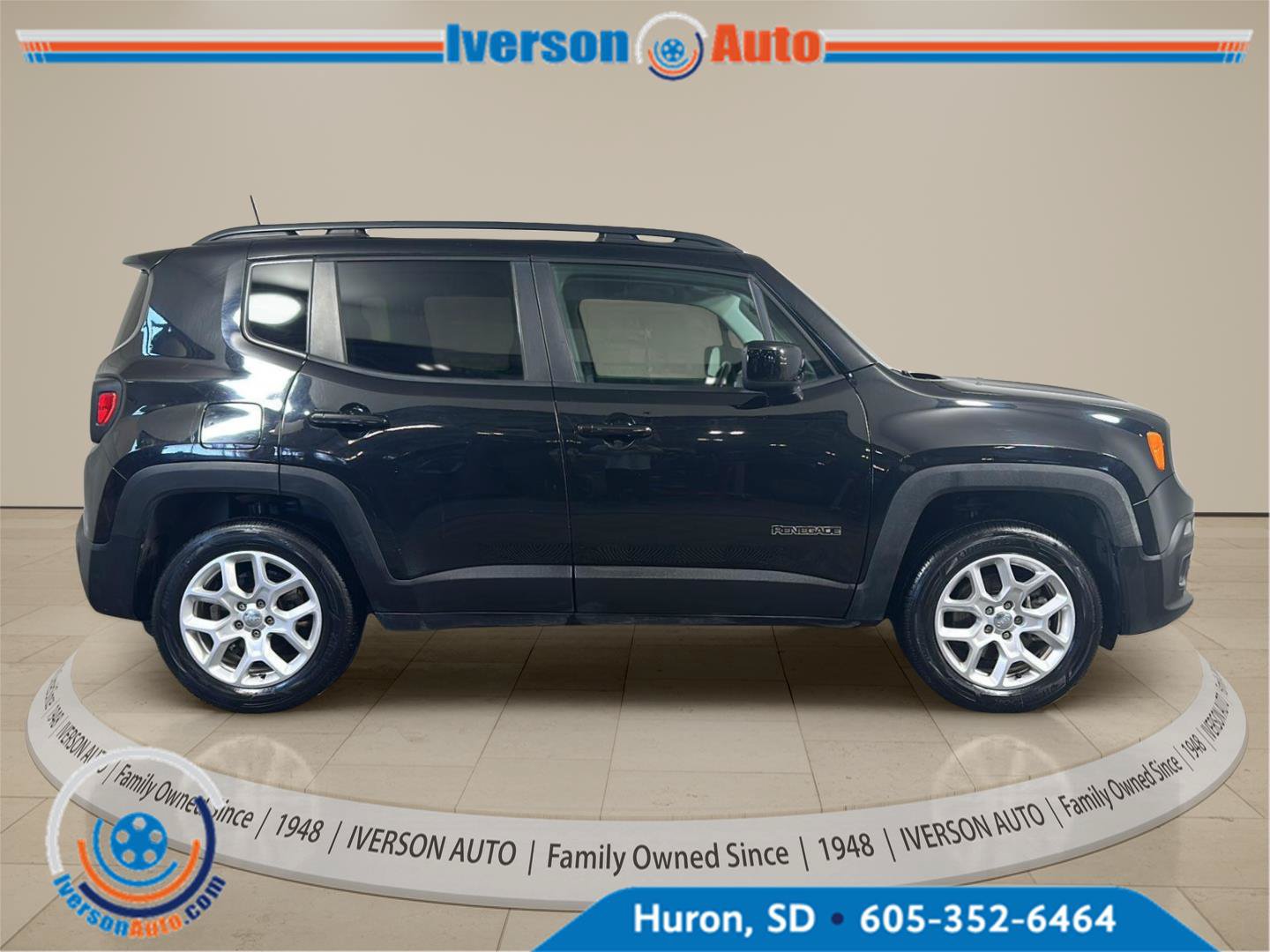 Used 2018 Jeep Renegade Latitude w/ Cold Weather Group AWD/4WD image 11