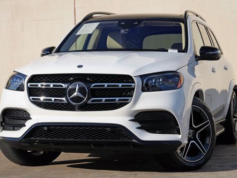Used 2023 Mercedes-Benz GLS 450 4MATIC image 3