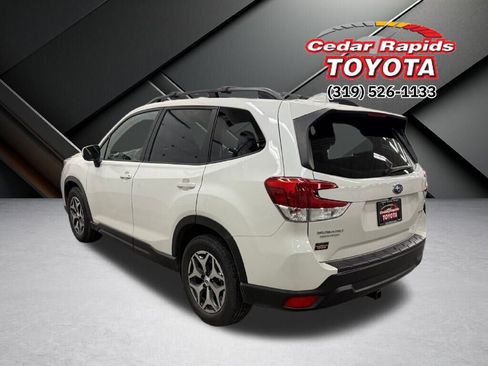 Used 2019 Subaru Forester Premium image 3