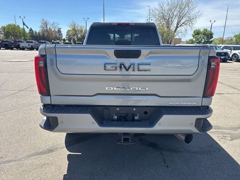 Used 2024 GMC Sierra 2500 Denali Ultimate AWD/4WD image 8