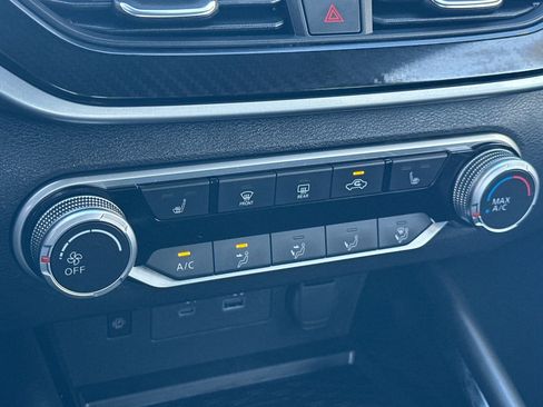 Used 2023 Nissan Altima 2.5 SR w/ SR Premium Package image 17