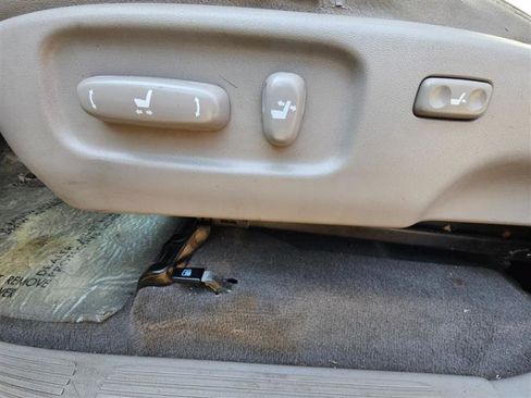 Used 2005 Toyota Sequoia Limited image 21