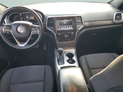Used 2018 Jeep Grand Cherokee Laredo AWD/4WD image 16